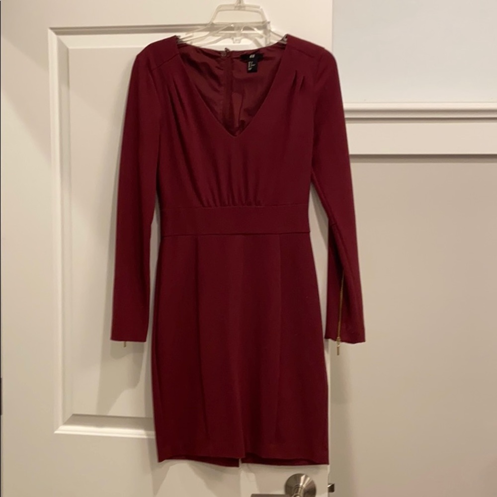H&M maroon v-neck dress size 6